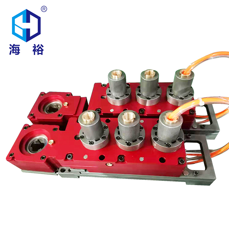 三孔模內(nèi)攻牙機
